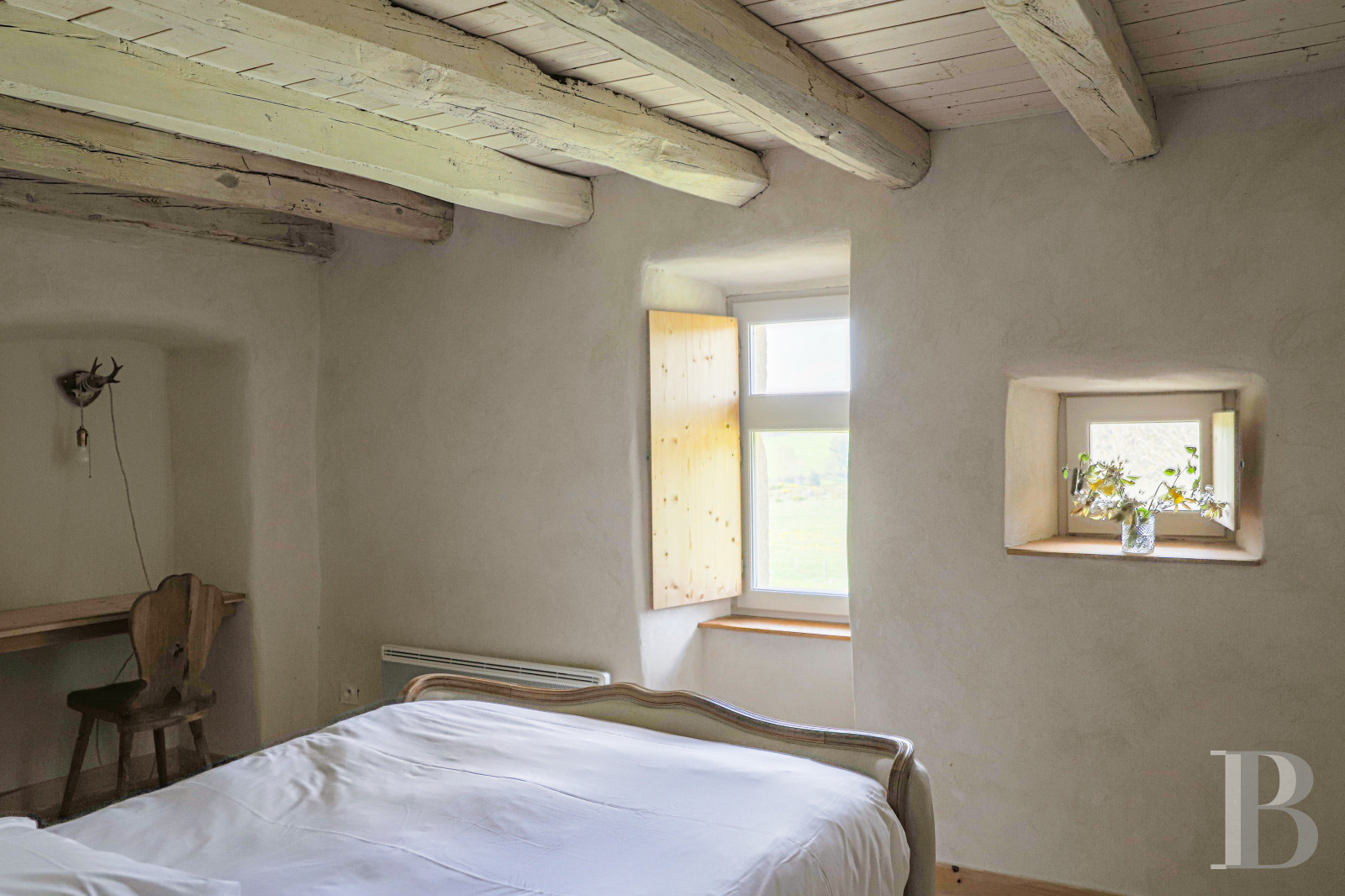 An old farm and dovecote in Lozère, at the entrance to the Aubrac plateau - photo  n°21